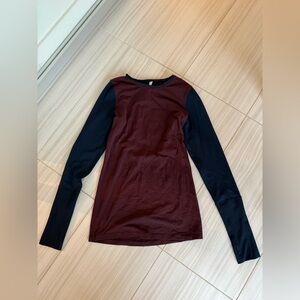 Lululemon long sleeve workout top. Size 6.